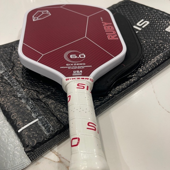 Six Zero - Ruby 16mm pickleball paddle - Picture 1 of 4